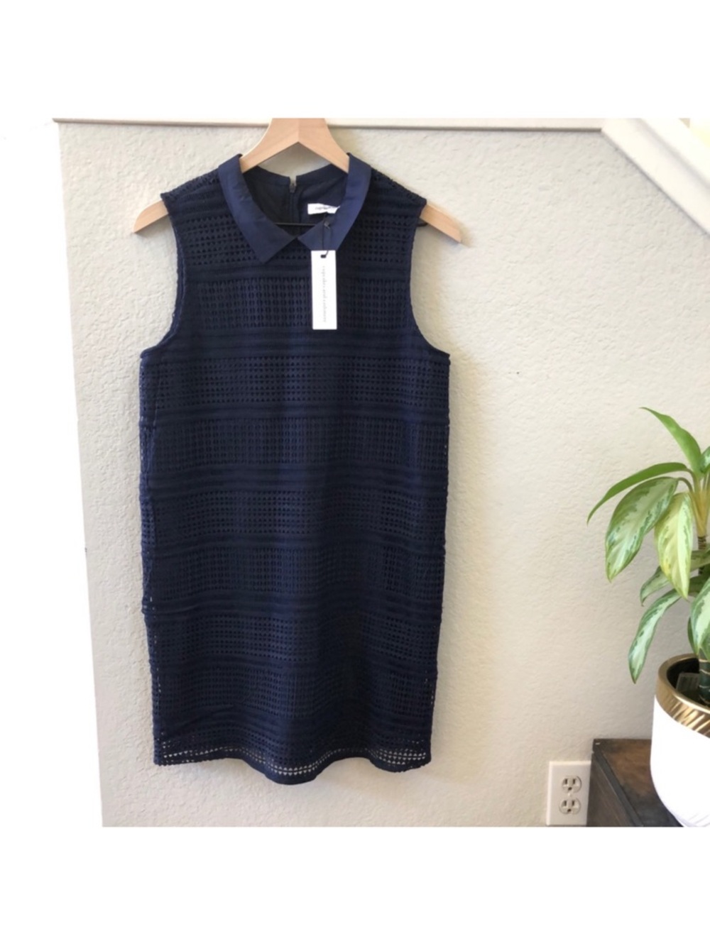 cupcakes and cashmere navy blue sleeveless collared crochet lace shift dress S